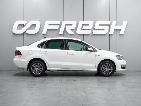 Volkswagen Polo V Рестайлинг с пробегом 2019 года, цена 1 399 000 рублей, 124874 км, седан, Автокод Объявления