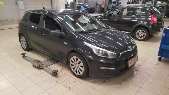Kia Ceed II Рестайлинг с пробегом 2017 года, цена 1 083 000 рублей, 252631 км, хэтчбек, Автокод Объявления