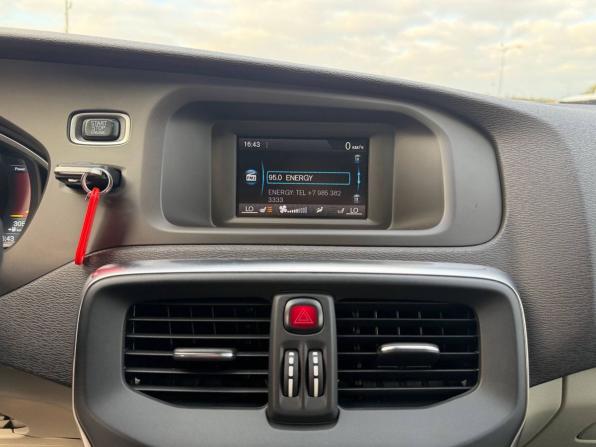Volvo V40 Cross Country I с пробегом 2015 года, цена 1 300 000 рублей, 177000 км, хэтчбек, Автокод Объявления