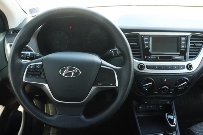 Hyundai Solaris II с пробегом 2018 года, цена 1 539 000 рублей, 38380 км, седан, Автокод Объявления