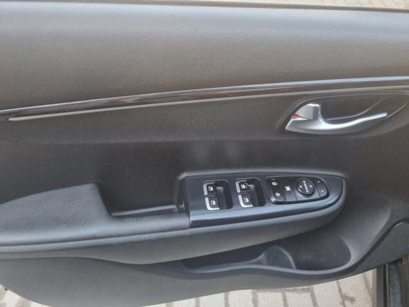 Kia Rio IV с пробегом 2018 года, цена 1 280 000 рублей, 176000 км, хэтчбек, Автокод Объявления