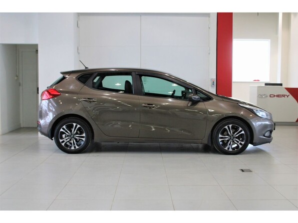 Kia Ceed II с пробегом 2013 года, цена 1 269 000 рублей, 158200 км, хэтчбек, Автокод Объявления