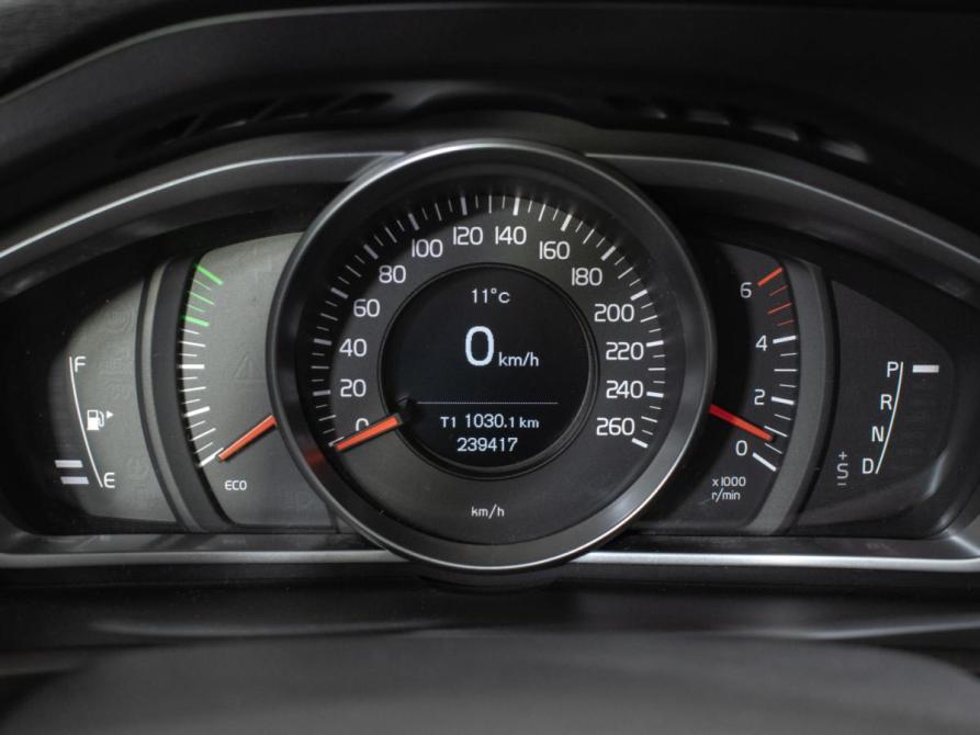 Volvo V40 II Москва  - изображение 12