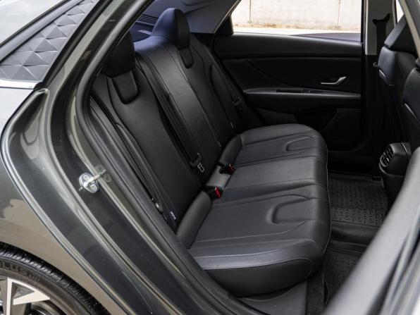 Hyundai Elantra VII (CN7) Рестайлинг с пробегом 2023 года, цена 2 059 000 рублей, 45957 км, седан, Автокод Объявления
