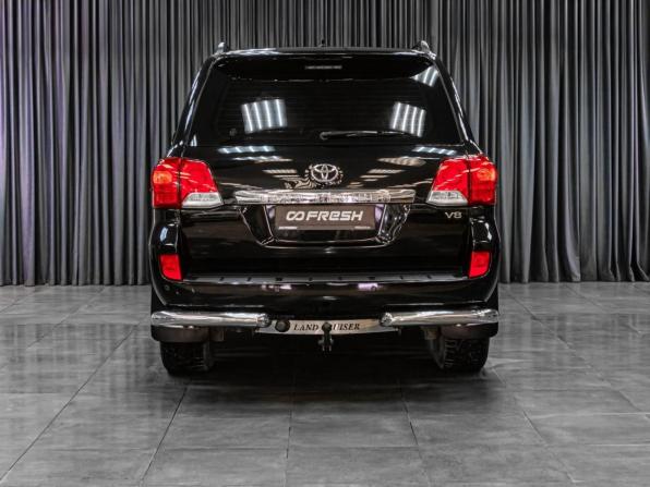 Toyota Land Cruiser 200 Series Рестайлинг 1 с пробегом 2013 года, цена 4 569 000 рублей, 207320 км, внедорожник, Автокод Объявления