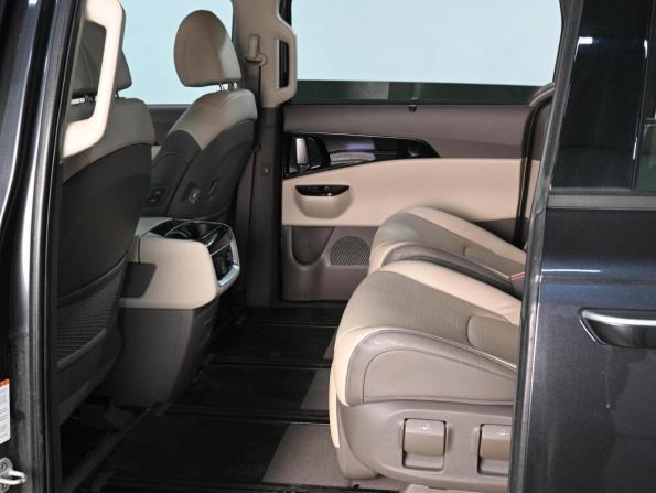 Kia Carnival IV с пробегом 2022 года, цена 4 899 000 рублей, 52529 км, минивэн, Автокод Объявления