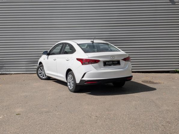 Hyundai Solaris II Рестайлинг с пробегом 2022 года, цена 1 565 000 рублей, 106067 км, седан, Автокод Объявления