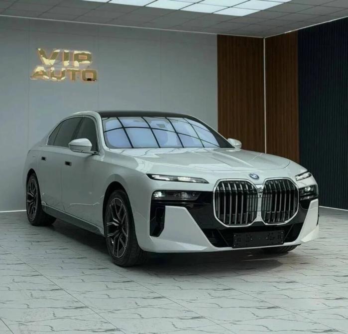 BMW 7 серии VII (G70) Рестайлинг Барнаул  - изображение 1