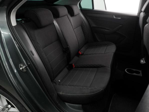 Skoda Rapid II с пробегом 2020 года, цена 1 379 000 рублей, 239215 км, лифтбек, Автокод Объявления