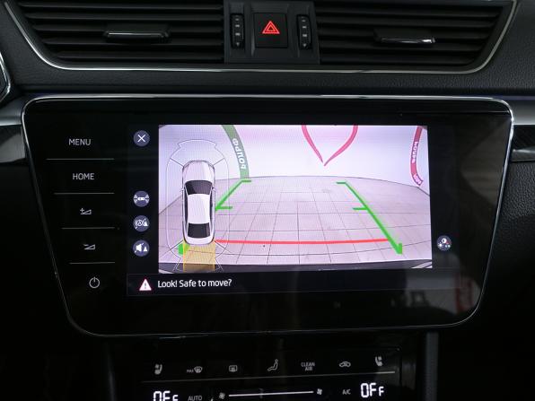 Skoda Superb III Рестайлинг с пробегом 2023 года, цена 3 430 000 рублей, 41408 км, лифтбек, Автокод Объявления