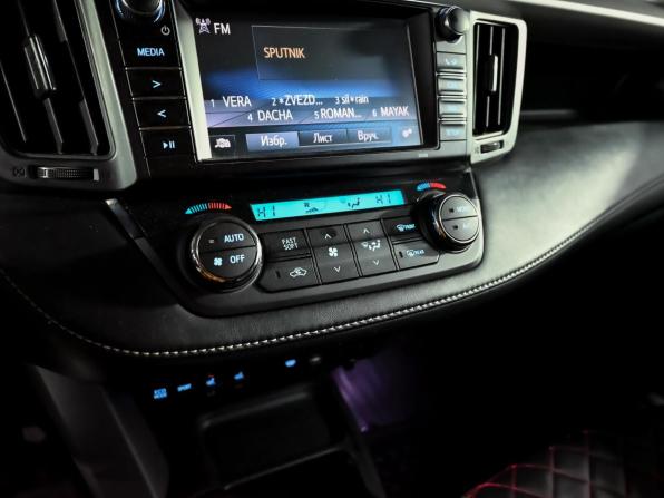 Toyota RAV4 IV (XA40) Рестайлинг с пробегом 2017 года, цена 2 390 000 рублей, 133381 км, внедорожник, Автокод Объявления