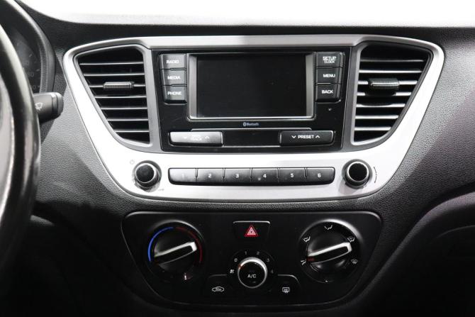 Hyundai Solaris II с пробегом 2017 года, цена 910 000 рублей, 108795 км, седан, Автокод Объявления