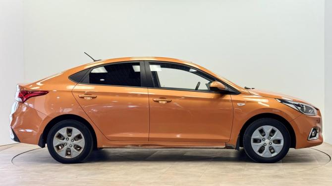 Hyundai Solaris II с пробегом 2018 года, цена 1 115 000 рублей, 151759 км, седан, Автокод Объявления