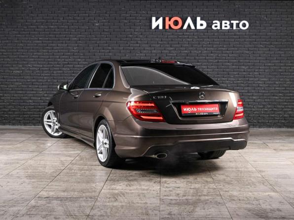 Mercedes-Benz C-Класс III (W204) Рестайлинг с пробегом 2013 года, цена 1 530 000 рублей, 243518 км, седан, Автокод Объявления