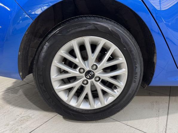 Kia Rio IV Рестайлинг с пробегом 2021 года, цена 1 799 800 рублей, 32000 км, седан, Автокод Объявления