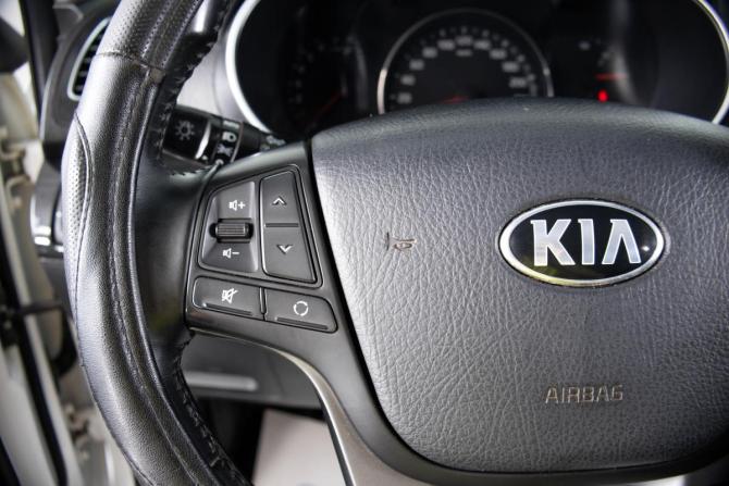 Kia Sorento II Рестайлинг с пробегом 2018 года, цена 2 099 000 рублей, 178000 км, внедорожник, Автокод Объявления