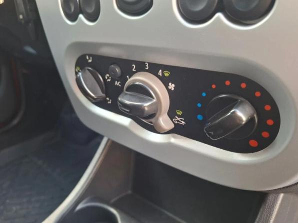 Renault Sandero I с пробегом 2011 года, цена 740 000 рублей, 107000 км, хэтчбек, Автокод Объявления