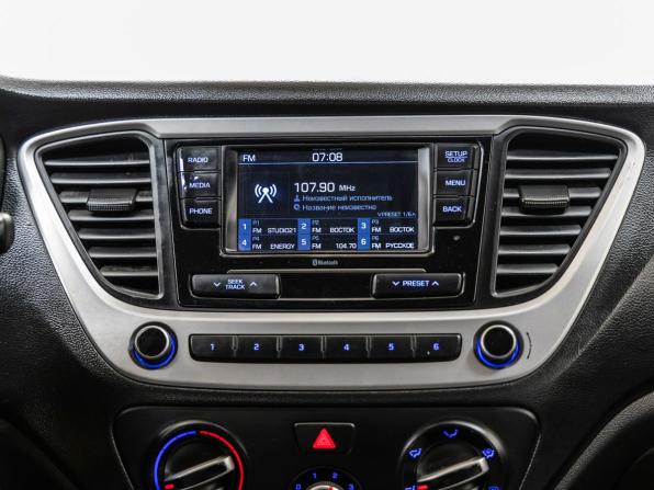 Hyundai Solaris II с пробегом 2018 года, цена 998 000 рублей, 95094 км, седан, Автокод Объявления