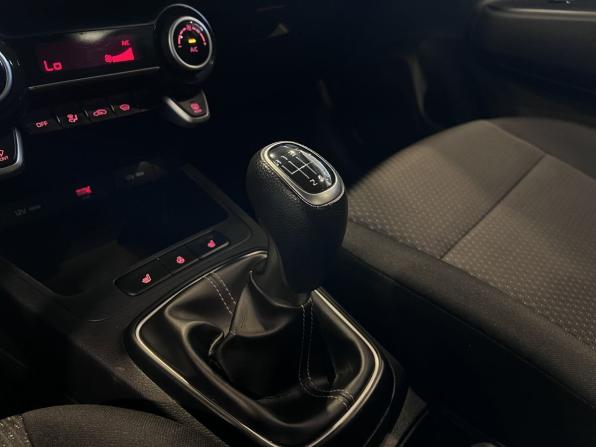 Kia Rio IV Рестайлинг с пробегом 2021 года, цена 1 655 000 рублей, 98445 км, седан, Автокод Объявления