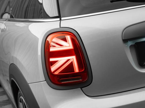 Mini Hatch III (F55/F56) Рестайлинг 2 с пробегом 2022 года, цена 3 890 000 рублей, 17160 км, хэтчбек, Автокод Объявления