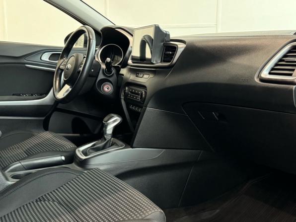 Kia Ceed III с пробегом 2019 года, цена 1 757 000 рублей, 64000 км, хэтчбек, Автокод Объявления