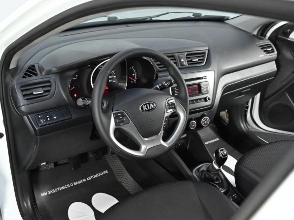 Kia Rio III Рестайлинг с пробегом 2017 года, цена 649 000 рублей, 145000 км, седан, Автокод Объявления