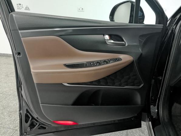 Hyundai Santa Fe IV Рестайлинг с пробегом 2021 года, цена 3 300 000 рублей, 105039 км, внедорожник, Автокод Объявления
