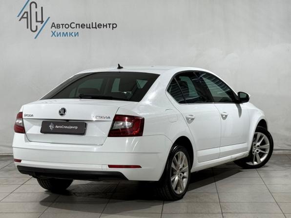 Skoda Octavia III (A7) Рестайлинг с пробегом 2019 года, цена 1 699 800 рублей, 216000 км, лифтбек, Автокод Объявления