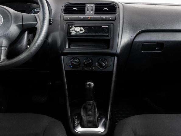 Volkswagen Polo V с пробегом 2012 года, цена 725 000 рублей, 178534 км, седан, Автокод Объявления