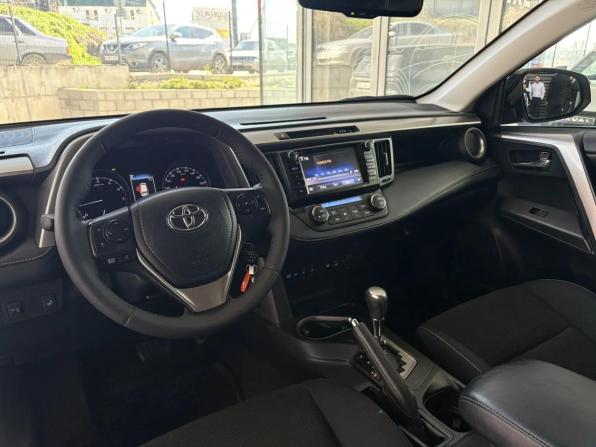 Toyota RAV4 IV (XA40) Рестайлинг с пробегом 2017 года, цена 1 849 000 рублей, 215281 км, внедорожник, Автокод Объявления