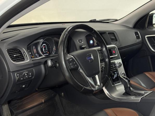 Volvo V60 Cross Country I с пробегом 2018 года, цена 2 299 000 рублей, 80563 км, универсал, Автокод Объявления