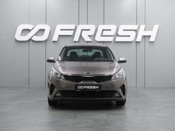 Kia Rio IV Рестайлинг с пробегом 2020 года, цена 1 649 000 рублей, 67344 км, седан, Автокод Объявления
