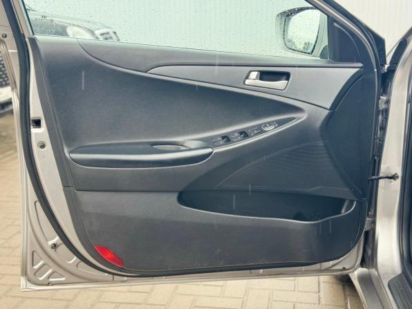 Hyundai Sonata VI (YF) с пробегом 2010 года, цена 1 050 000 рублей, 155000 км, седан, Автокод Объявления