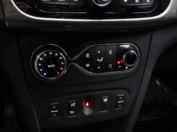Renault Logan II с пробегом 2014 года, цена 679 000 рублей, 206000 км, седан, Автокод Объявления