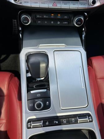 Kia Stinger I с пробегом 2017 года, цена 3 000 000 рублей, 70000 км, лифтбек, Автокод Объявления