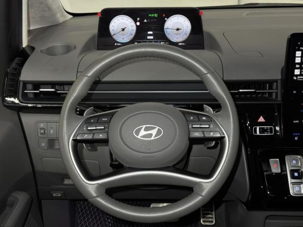 Hyundai Staria I с пробегом 2024 года, цена 6 720 000 рублей, 68813 км, минивэн, Автокод Объявления
