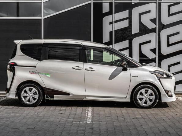 Toyota Sienta II с пробегом 2017 года, цена 1 800 000 рублей, 142686 км, компактвэн, Автокод Объявления