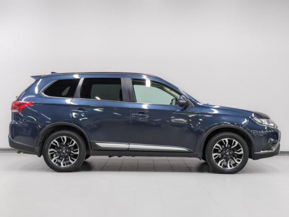 Mitsubishi Outlander III Рестайлинг 3 с пробегом 2021 года, цена 2 450 000 рублей, 90500 км, внедорожник, Автокод Объявления
