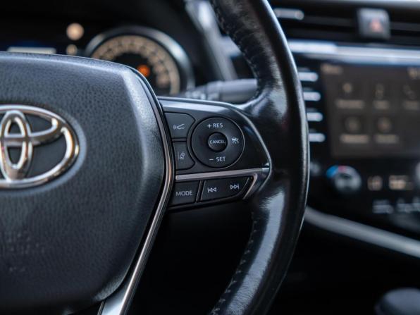 Toyota Camry VIII (XV70) с пробегом 2018 года, цена 2 099 000 рублей, 236419 км, седан, Автокод Объявления