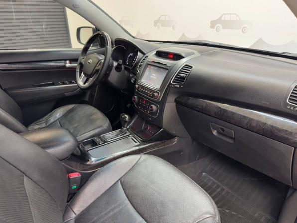 Kia Sorento II Рестайлинг с пробегом 2013 года, цена 1 745 000 рублей, 215253 км, внедорожник, Автокод Объявления