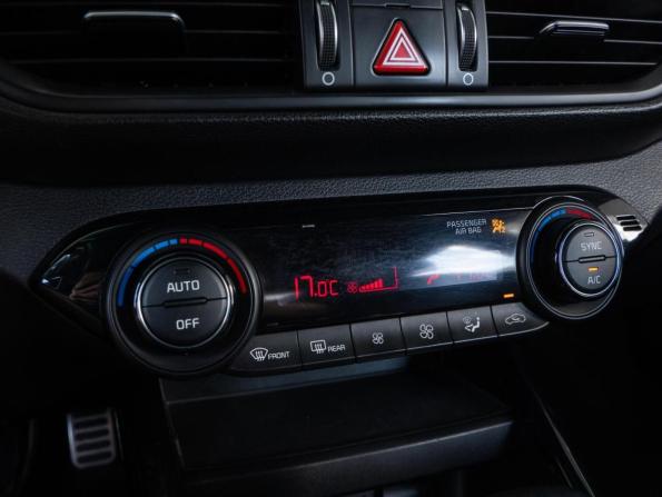 Kia K3 II с пробегом 2020 года, цена 1 840 000 рублей, 137544 км, хэтчбек, Автокод Объявления