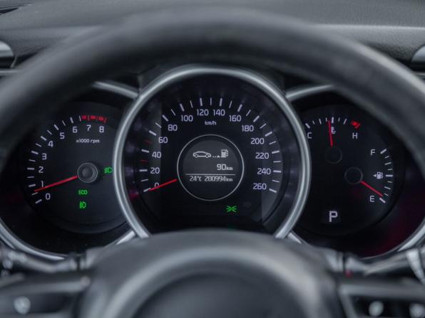 Kia Optima III Рестайлинг с пробегом 2015 года, цена 1 285 000 рублей, 200800 км, седан, Автокод Объявления