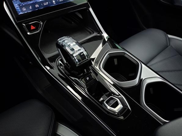 Geely Atlas II с пробегом 2024 года, цена 2 700 000 рублей, 31000 км, внедорожник, Автокод Объявления