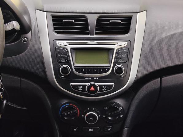 Hyundai Solaris I с пробегом 2013 года, цена 590 000 рублей, 190065 км, хэтчбек, Автокод Объявления