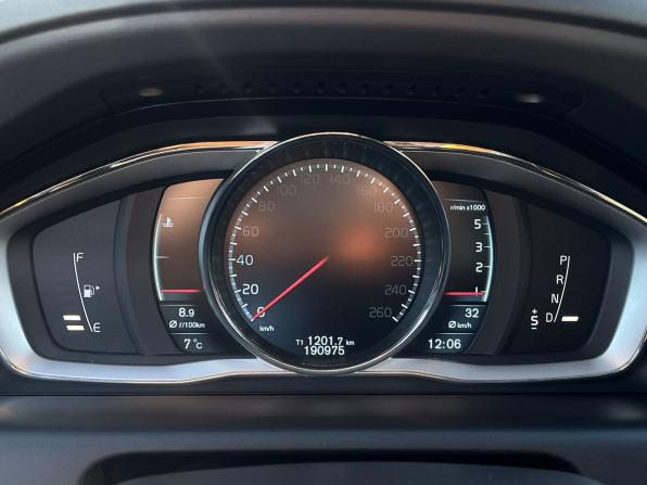 Volvo XC60 I Рестайлинг с пробегом 2014 года, цена 1 949 000 рублей, 190000 км, внедорожник, Автокод Объявления