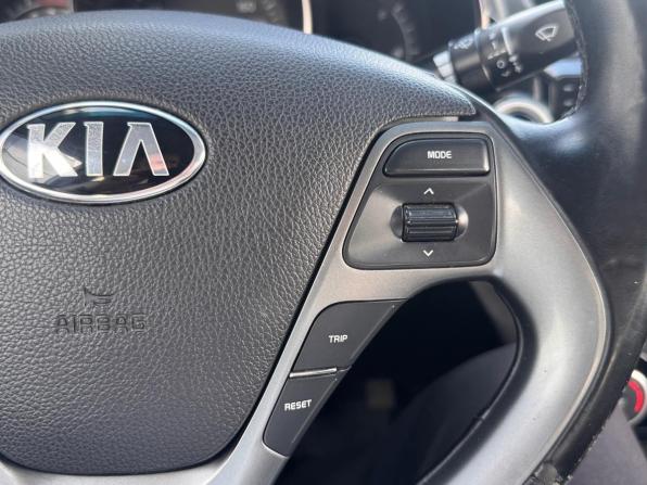 Kia Rio III Рестайлинг с пробегом 2017 года, цена 850 000 рублей, 139000 км, седан, Автокод Объявления