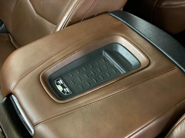Cadillac Escalade IV с пробегом 2016 года, цена 3 400 000 рублей, 128221 км, внедорожник, Автокод Объявления