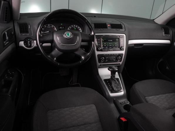 Skoda Octavia II (A5) Рестайлинг с пробегом 2012 года, цена 954 000 рублей, 208938 км, лифтбек, Автокод Объявления