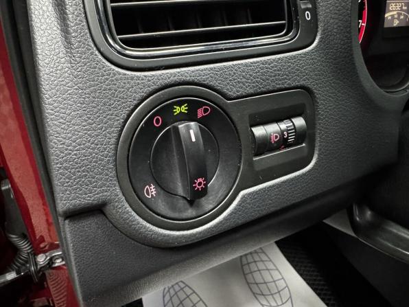 Volkswagen Polo V Рестайлинг с пробегом 2019 года, цена 1 220 000 рублей, 126327 км, седан, Автокод Объявления