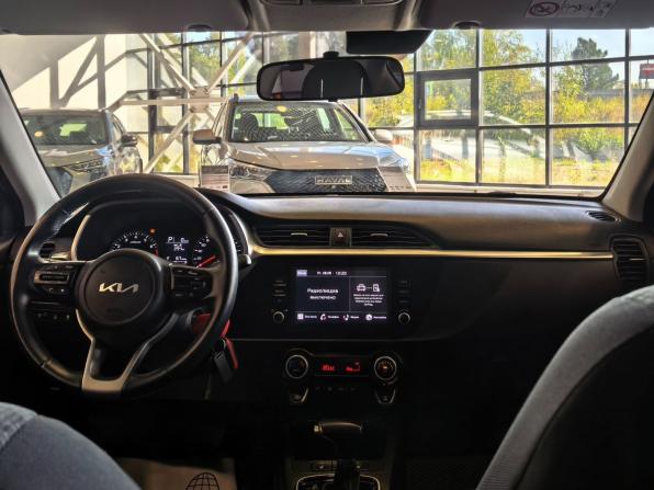 Kia Rio IV Рестайлинг с пробегом 2021 года, цена 1 899 000 рублей, 44663 км, седан, Автокод Объявления